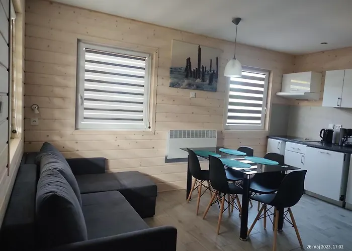 In Near Wide Nyaraló *