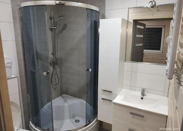 In Near Wide Nyaraló *